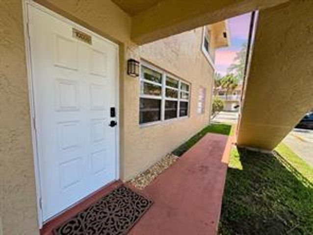 10008 TWIN LAKES Drive 36-A, Coral Springs, FL 33071