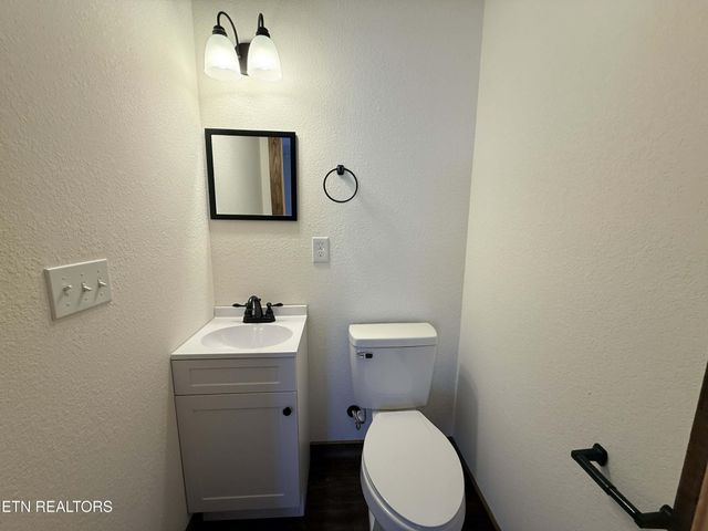 116 Joe Voiles Rd, Jamestown, TN 38556