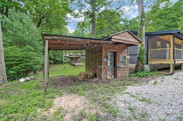 116 Joe Voiles Rd, Jamestown, TN 38556