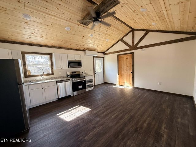 116 Joe Voiles Rd, Jamestown, TN 38556