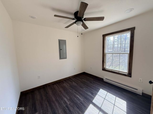 116 Joe Voiles Rd, Jamestown, TN 38556