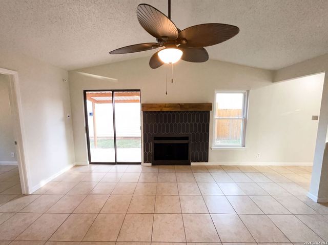 6226 Valley Castle, San Antonio, TX 78250