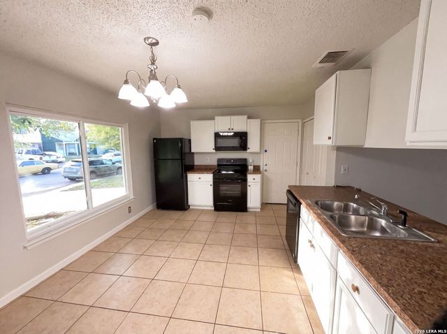 6226 Valley Castle, San Antonio, TX 78250