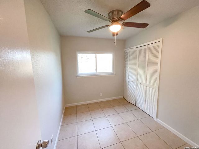 6226 Valley Castle, San Antonio, TX 78250