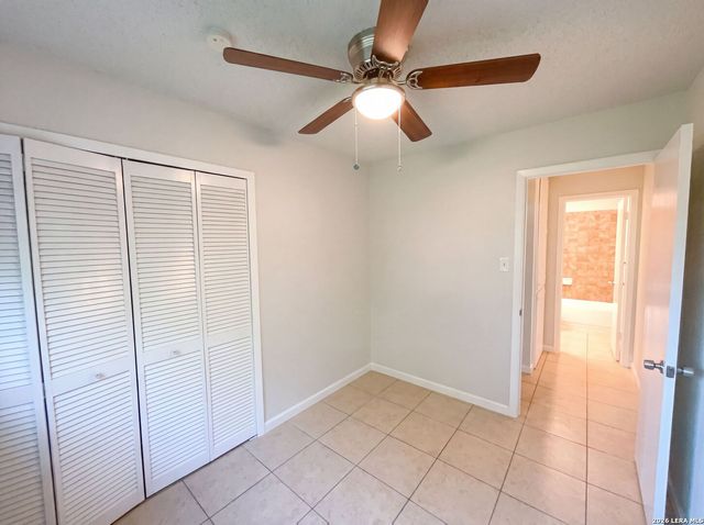 6226 Valley Castle, San Antonio, TX 78250