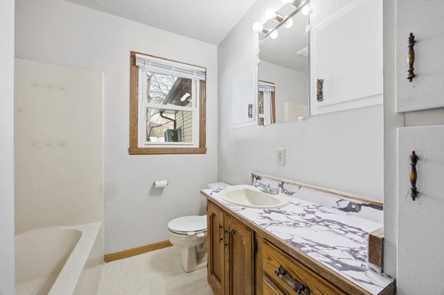 1210 14th Street S, Moorhead, MN 56560