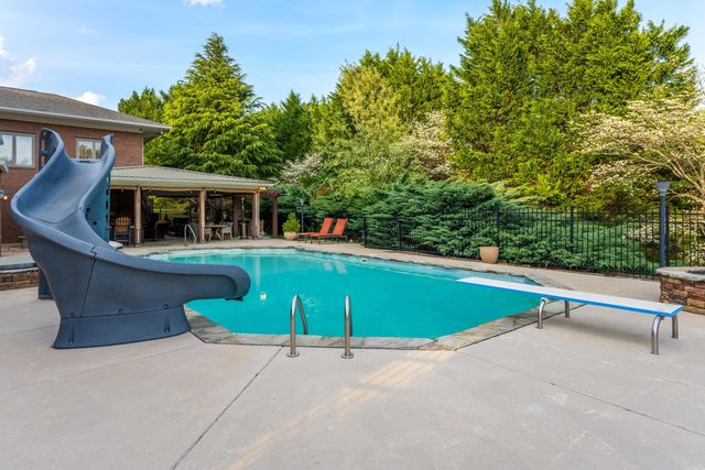 5636 Mountain Breeze Drive, Chattanooga, TN 37421
