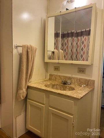 25 Highland Street, Weaverville, NC 28787