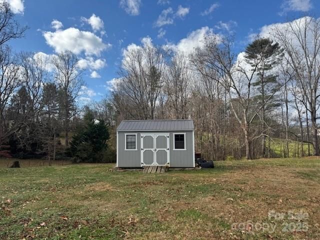 25 Highland Street, Weaverville, NC 28787