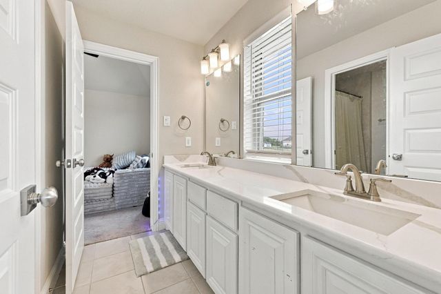 348 Magnolia Drive, Van Alstyne, TX 75495