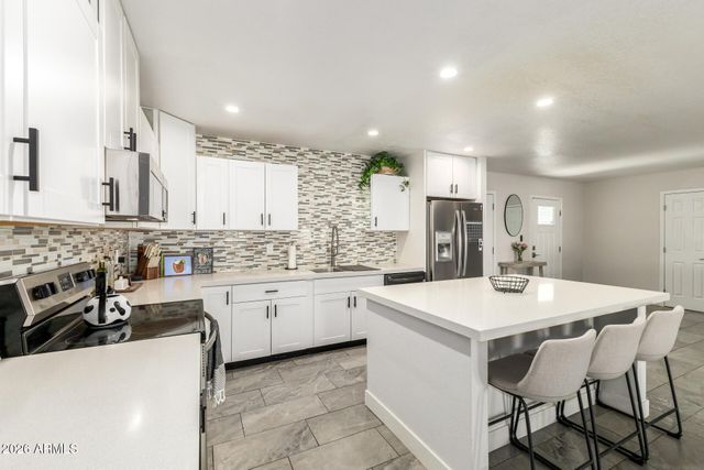 1006 W ANDERSON Drive, Phoenix, AZ 85023