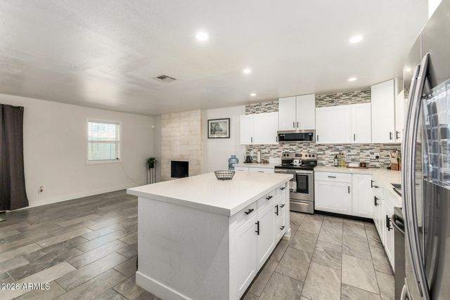 1006 W ANDERSON Drive, Phoenix, AZ 85023