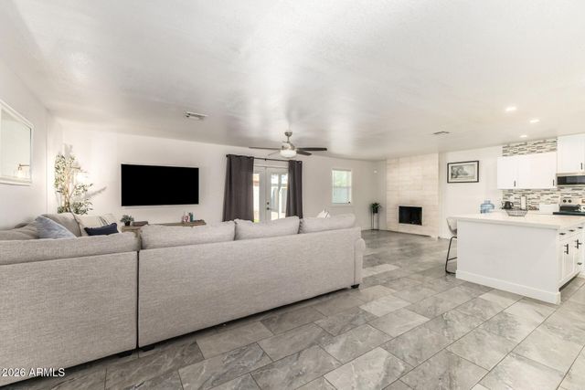 1006 W ANDERSON Drive, Phoenix, AZ 85023