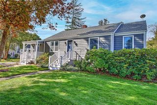 6 Kenmore Court, Barrington, RI 02806