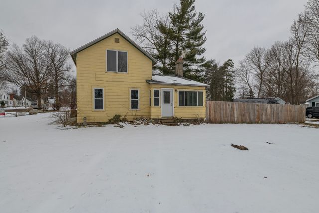 203 Vine Street, Wayland, MI 49348