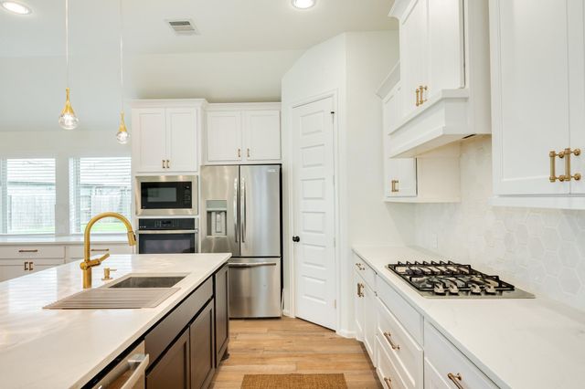 10115 Stride Court, Rosharon, TX 77583