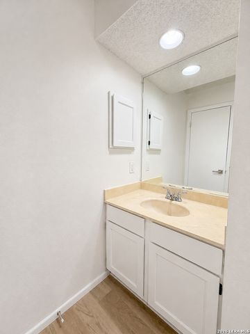 13018 Heimer Rd Apt 609, San Antonio, TX 78216