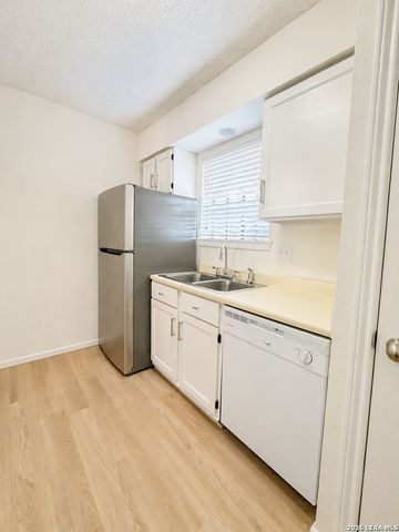 13018 Heimer Rd Apt 609, San Antonio, TX 78216