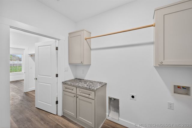 207 Lindsey Avenue, Adair, OK 74330