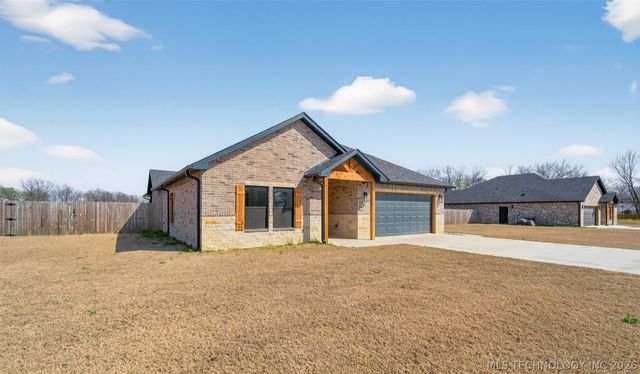 207 Lindsey Avenue, Adair, OK 74330