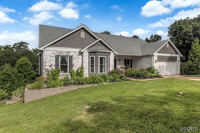 215 Cobblefield Court, Ballwin, MO 63011