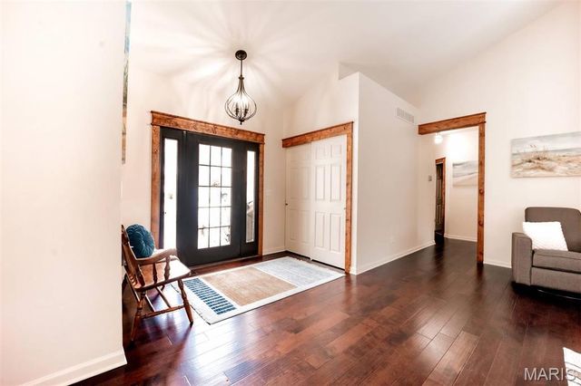 215 Cobblefield Court, Ballwin, MO 63011