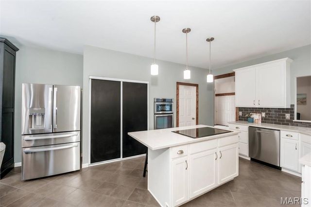 215 Cobblefield Court, Ballwin, MO 63011