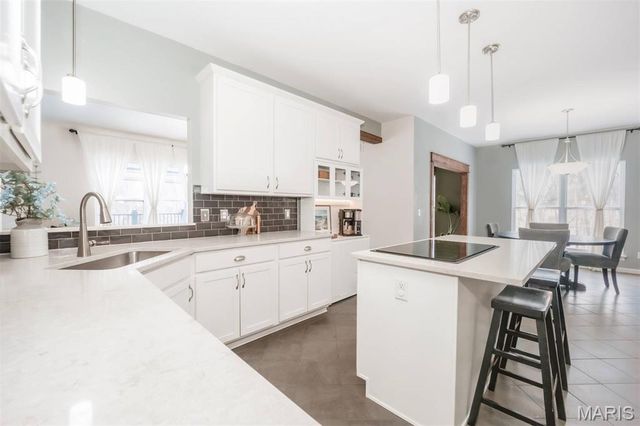 215 Cobblefield Court, Ballwin, MO 63011