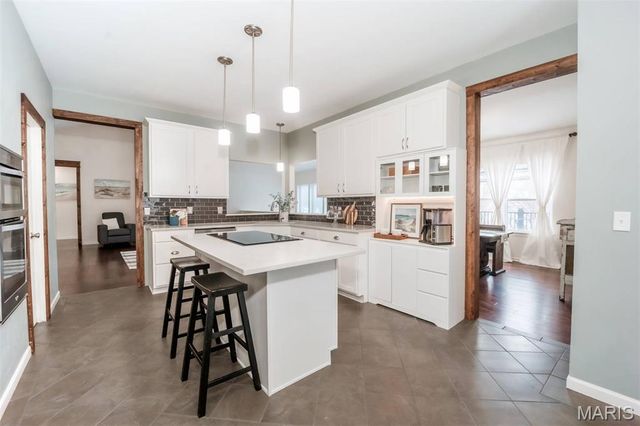 215 Cobblefield Court, Ballwin, MO 63011