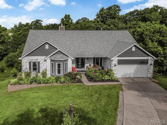 215 Cobblefield Court, Ballwin, MO 63011