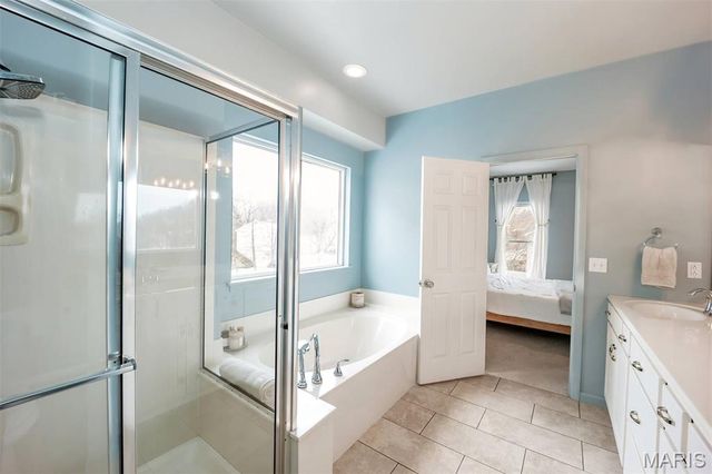 215 Cobblefield Court, Ballwin, MO 63011