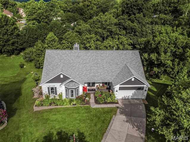 215 Cobblefield Court, Ballwin, MO 63011