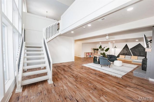 215 Cobblefield Court, Ballwin, MO 63011