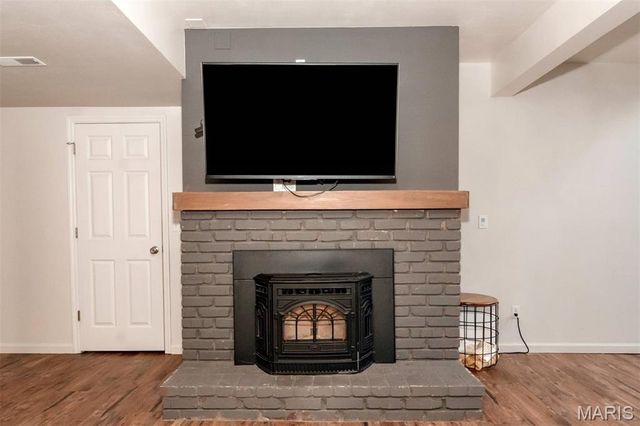 215 Cobblefield Court, Ballwin, MO 63011