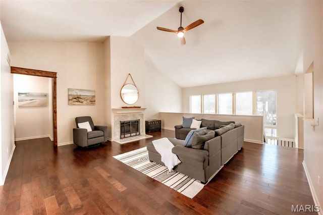 215 Cobblefield Court, Ballwin, MO 63011