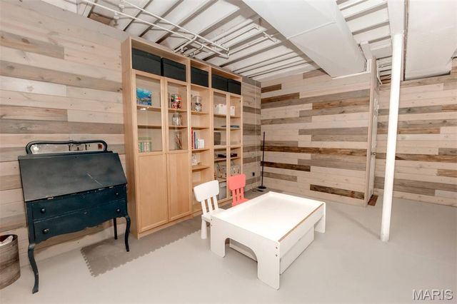 215 Cobblefield Court, Ballwin, MO 63011