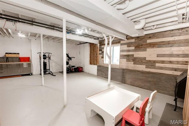 215 Cobblefield Court, Ballwin, MO 63011