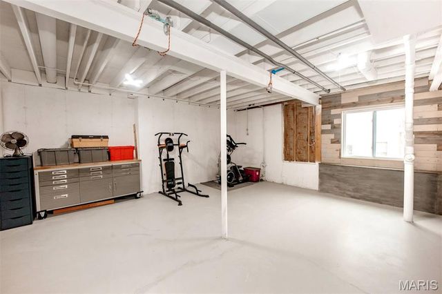 215 Cobblefield Court, Ballwin, MO 63011