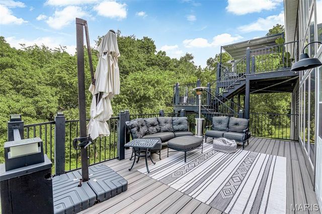 215 Cobblefield Court, Ballwin, MO 63011