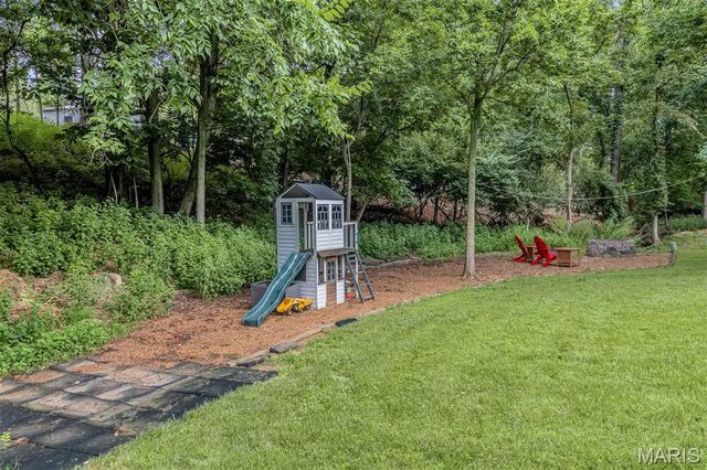 215 Cobblefield Court, Ballwin, MO 63011