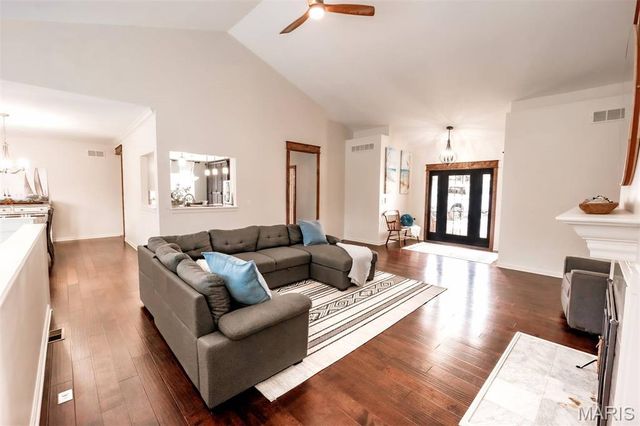 215 Cobblefield Court, Ballwin, MO 63011