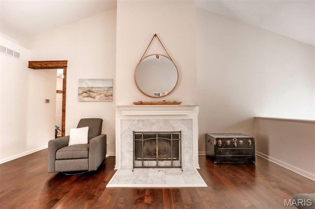 215 Cobblefield Court, Ballwin, MO 63011