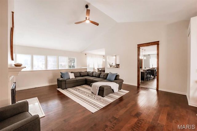 215 Cobblefield Court, Ballwin, MO 63011