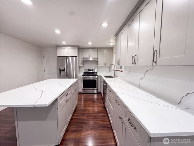 7022 160th Street Court E, Puyallup, WA 98375