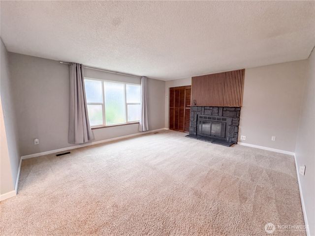 7022 160th Street Court E, Puyallup, WA 98375