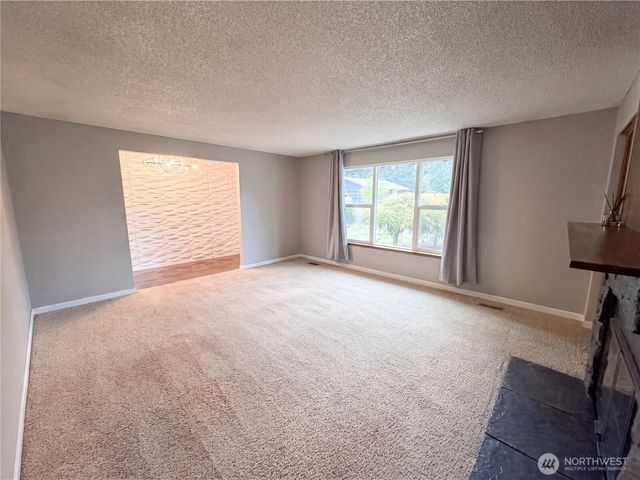 7022 160th Street Court E, Puyallup, WA 98375