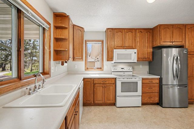 9910 Brookview Road, Woodbury, MN 55125