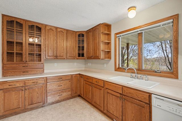 9910 Brookview Road, Woodbury, MN 55125