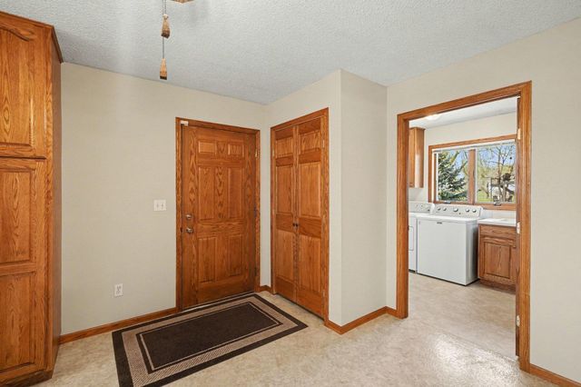 9910 Brookview Road, Woodbury, MN 55125