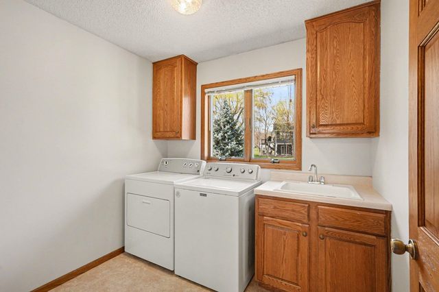 9910 Brookview Road, Woodbury, MN 55125